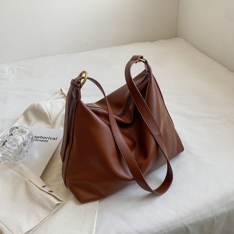 Black Bag Women's Autumn and Winter Fashion New Fashionable Large Capacity Shoulder Crossbody Bag Casual All-match Commuter Tote Bag